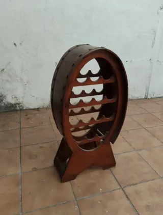 Botellero de madera estilo barril