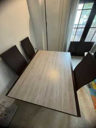 Mesa de comedor y 6 sillas