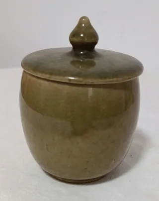 Caja pequeña Celadón con tapa