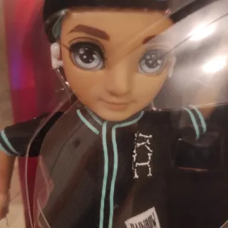 Muñeca Rainbow High Junior High