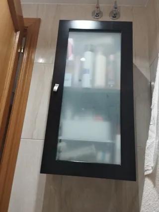 Lavabo con mueble y espejo