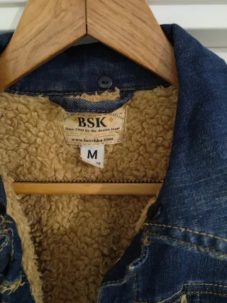 Chaqueta vaquera Bershka con borreguillo Talla M