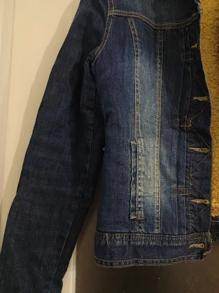 Chaqueta vaquera Bershka con borreguillo Talla M