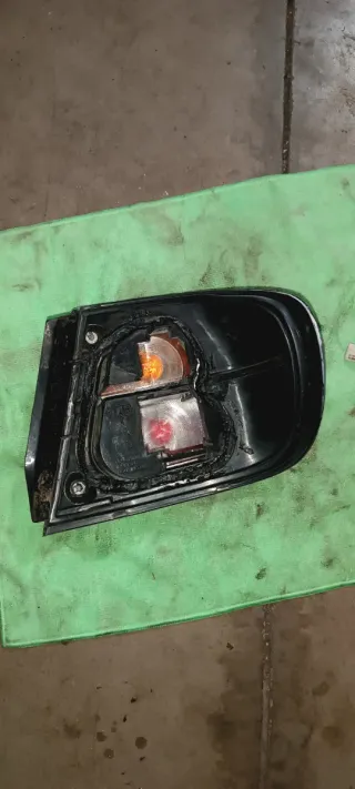 Piloto trasero derecho Nissan Primera