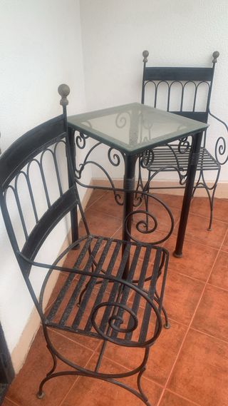 Tavolo e 2 sedie in ferro battuto e vetro