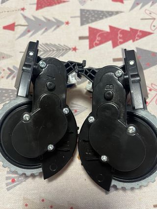 Ruedas Robot Cecotec Izquierda y Derecha