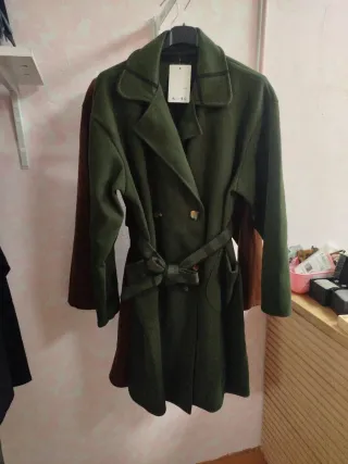 Abrigo paño verde con cinturón