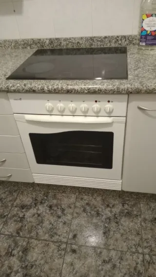 Horno Eléctrico Blanco y encimera