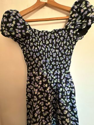 Vestido floral midi Zara