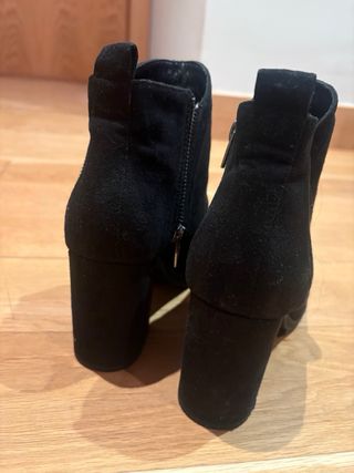 Botines negros tacón