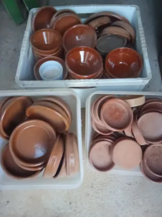 Boles y cazuelitas de barro