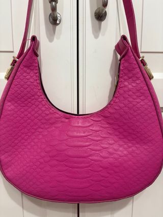 Bolso de hombro fucsia