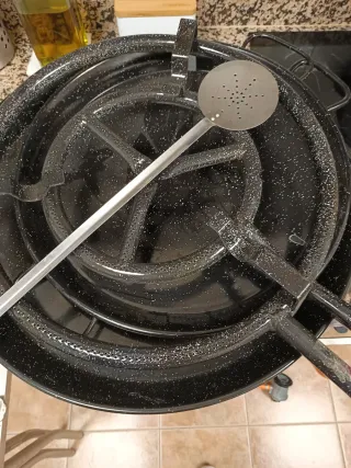 Conjunto Paellero Metal Negro y Plateado