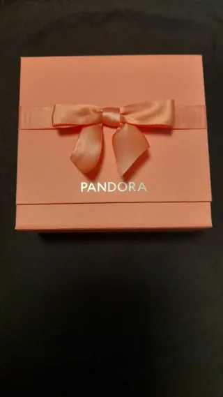 Caja regalo Pandora rosa con lazo