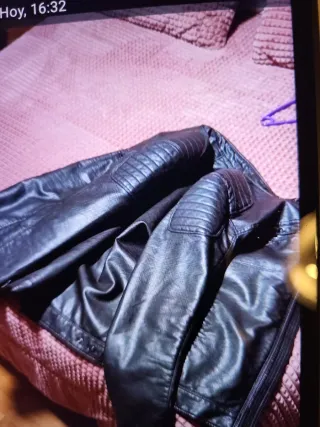 Chaqueta de piel negra