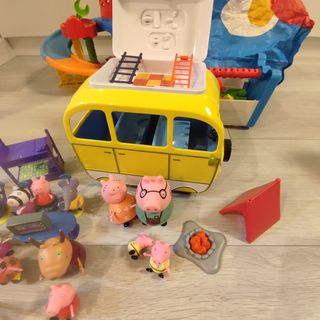 Juguetes Peppa Pig: Autocaravana, Ambulancia aula
