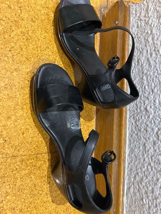 Sandalias tacón Camper negras talla 36