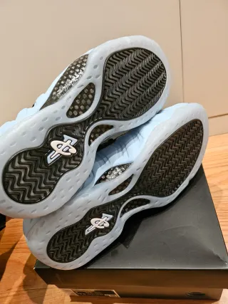 Nike Air Foamposite Retro UNC Talla 42.5