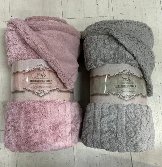 Coperta plaid lana grigia e rosa