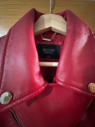 Chaqueta efecto piel roja