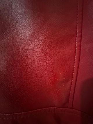 Chaqueta efecto piel roja