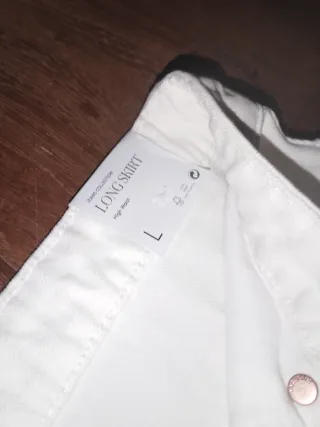 Falda vaquera larga blanca de Mango