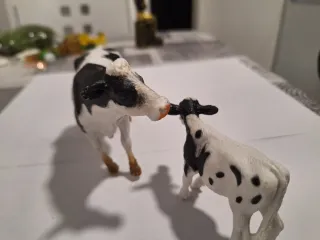 Figuras de vacas para Belén