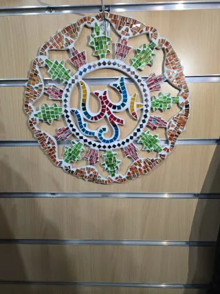 Decoración Om Madera y Mosaico