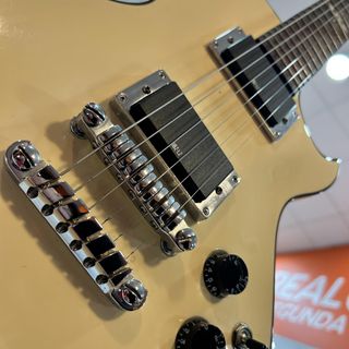 GUITARRA ELECTRICA IBANEZ ART120 WHITE + FUNDA