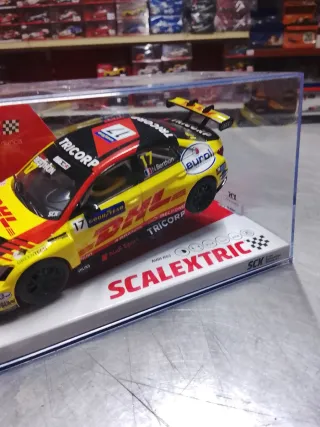 Scalextric Audi RS3 DHL 1:32