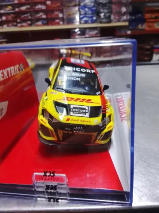 Scalextric Audi RS3 DHL 1:32