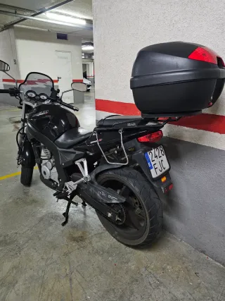 Motocicleta Daelim Roadwin 125