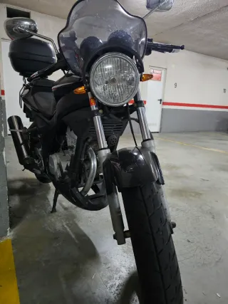 Motocicleta Daelim Roadwin 125