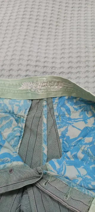 Pantalones capri a rayas