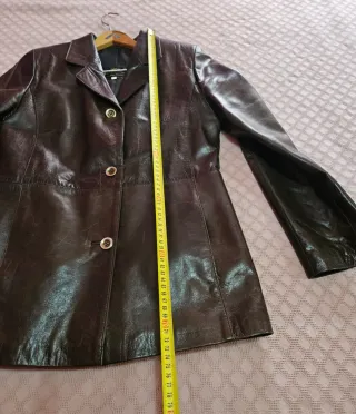 Chaqueta de cuero marrón
