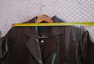 Chaqueta de cuero marrón