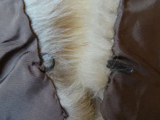 Bufanda de pelo beige y marrón