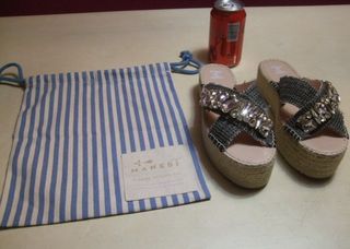 SANDALIAS MANEBI CON PEDRERIA