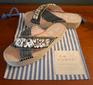 SANDALIAS MANEBI CON PEDRERIA