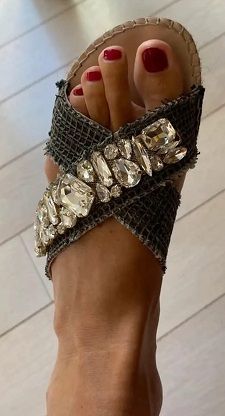 SANDALIAS MANEBI CON PEDRERIA