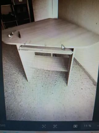 Rinconera de madera para ordenador