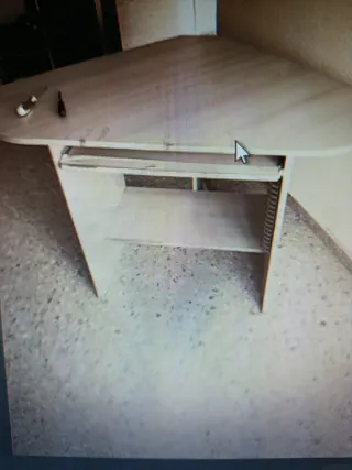 Rinconera de madera para ordenador