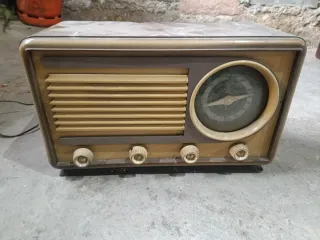 Lote Radio Antigua + generador + otros