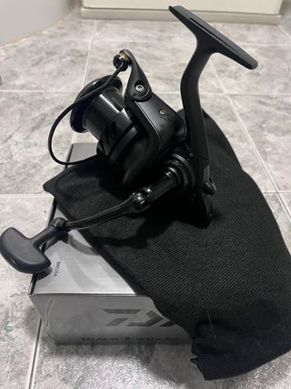 Carrete Daiwa Black Widow 25A