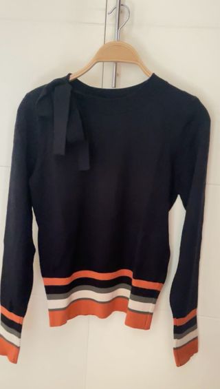 Lote 3 jerseys: negro, gris plata y grecas azul