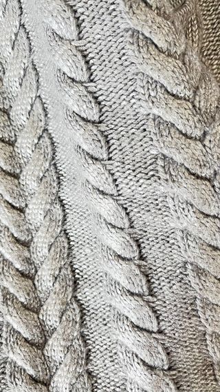 Lote 3 jerseys: negro, gris plata y grecas azul