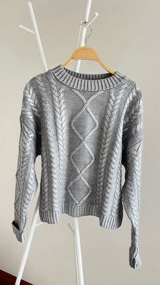 Lote 3 jerseys: negro, gris plata y grecas azul