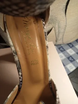 Sandali con tacco pitonati