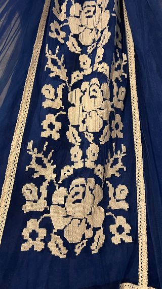 Vestido bordado azul y blanco talla  M/L