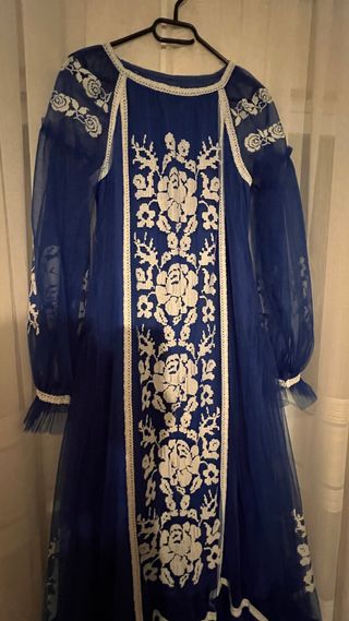 Vestido bordado azul y blanco talla  M/L